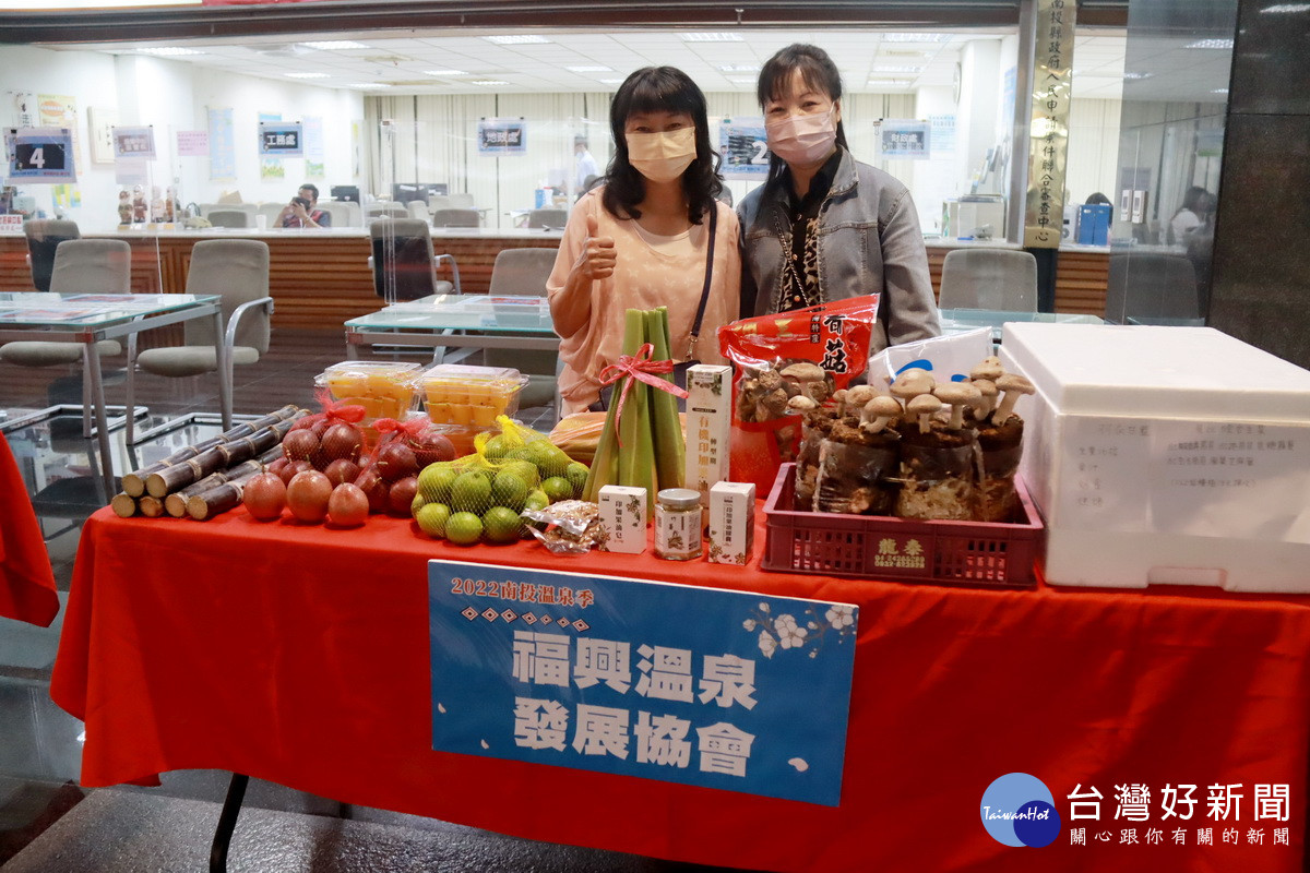 埔里有百香果茭白筍香菇甘蔗等農特產。（記者扶小萍攝）