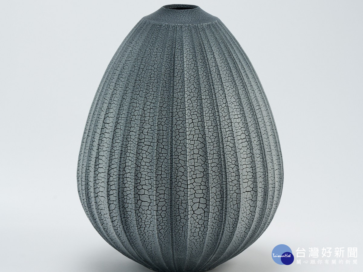 韓國金海美術館借展陶藝家朴星旭《月暈》