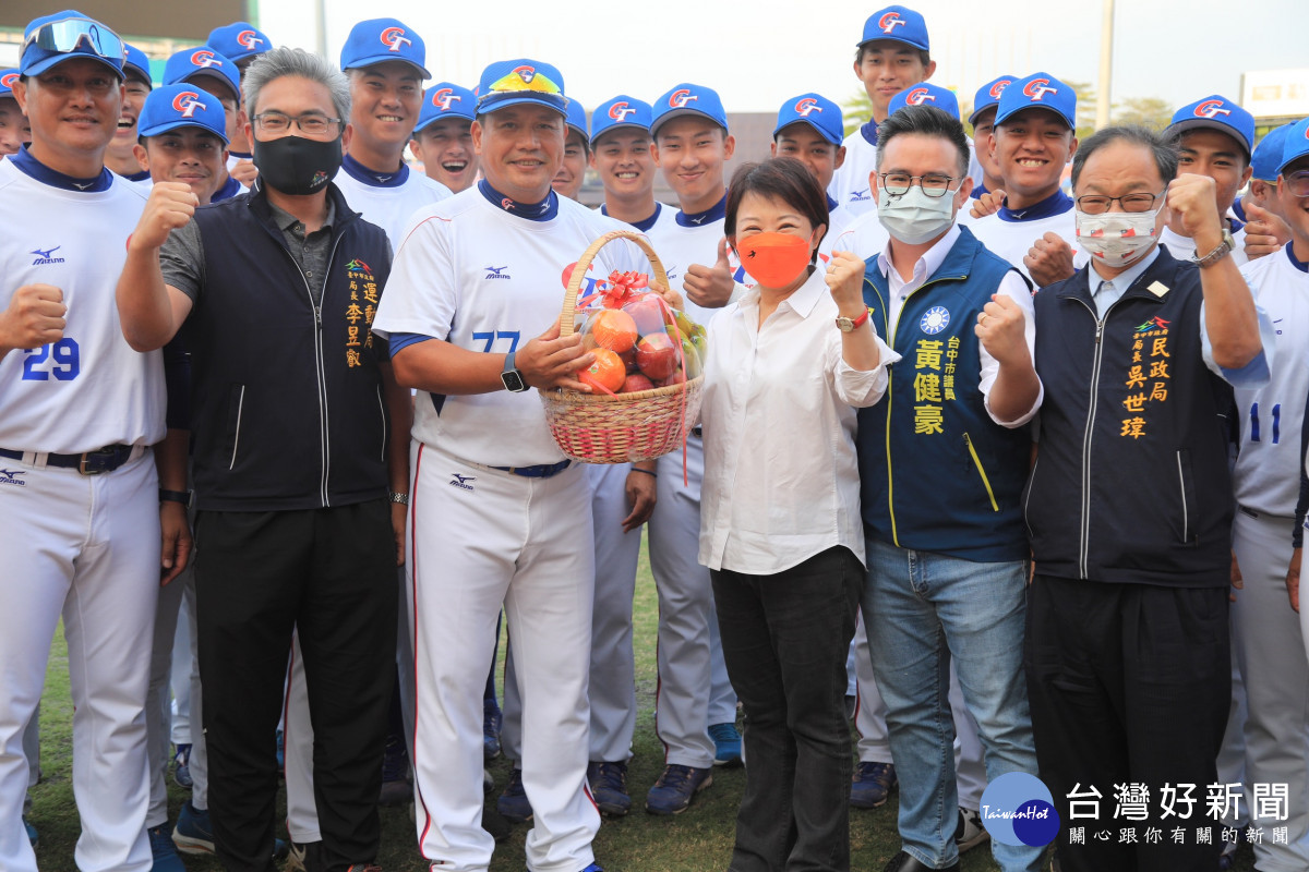U23棒球國家隊台中洲際集訓，台中市長盧秀燕預祝旗開得勝、勇奪冠軍。