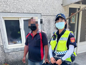 雲林縣臺西警分局臺西所警員陳思婷得知轄內有弱勢民眾急需協助，立即向慈善機構申請馬上關懷／警方提供