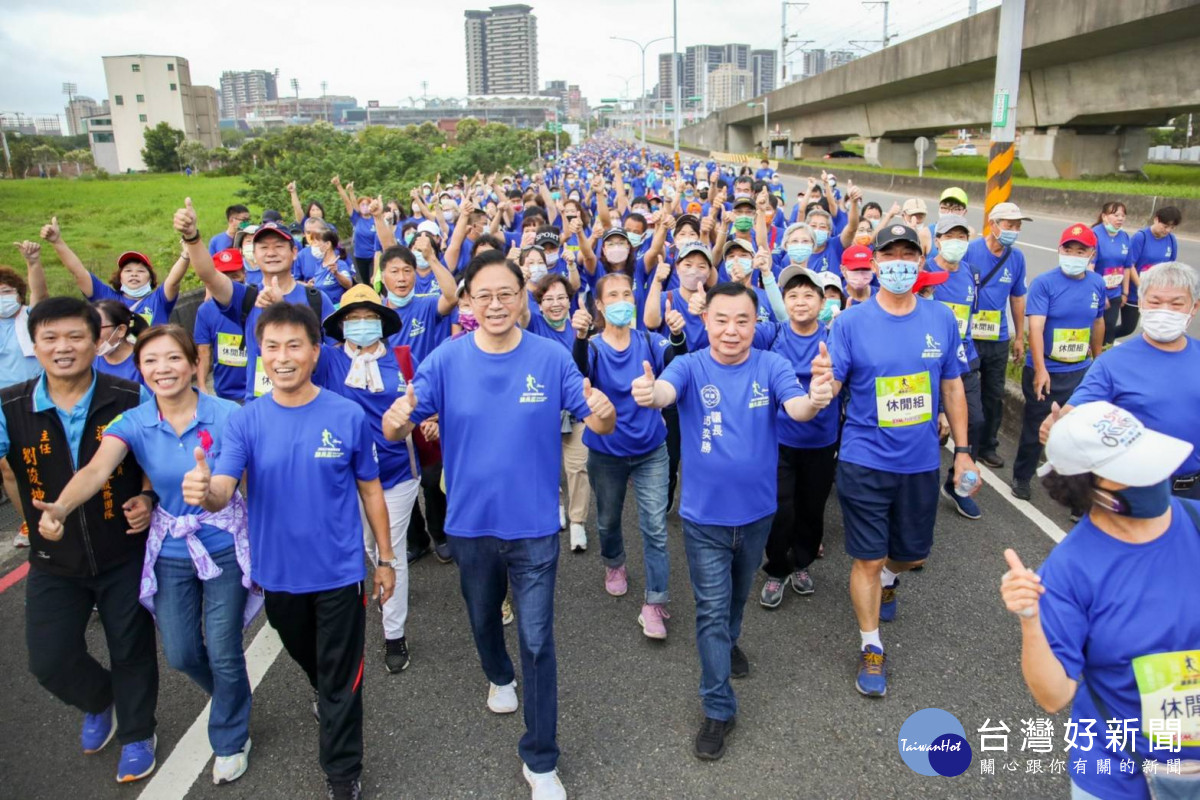 議長邱奕勝、副議長李曉鐘、前院長張善政，出席「2022年桃園市議會議長盃路跑活動」。<br />
<br />
