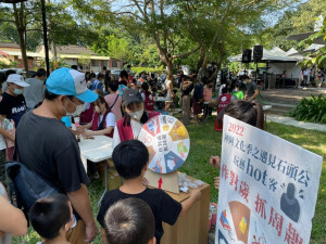 民眾體驗古禮抓周活動