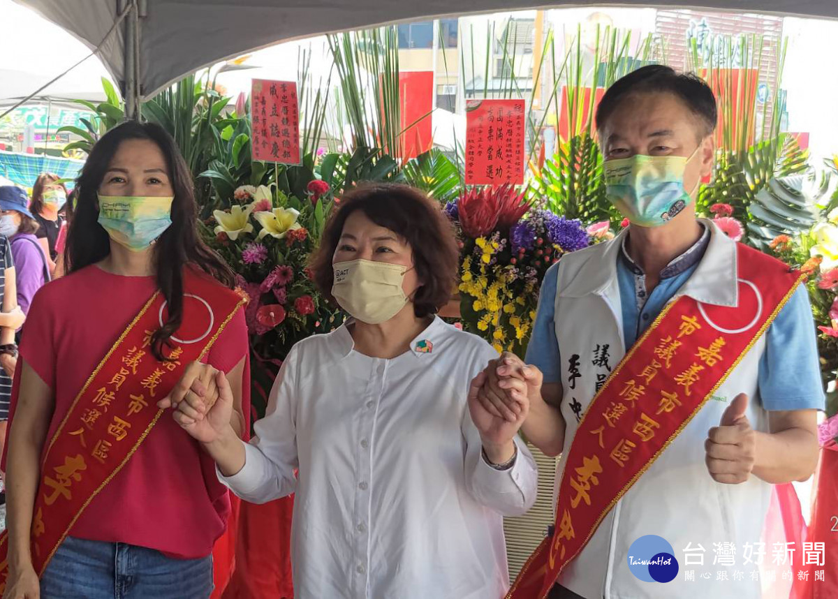 挑戰四連霸的西區現任議員李忠曆,上午競選總部成立嘉義市長黃敏惠到場站台/陳致愷攝影