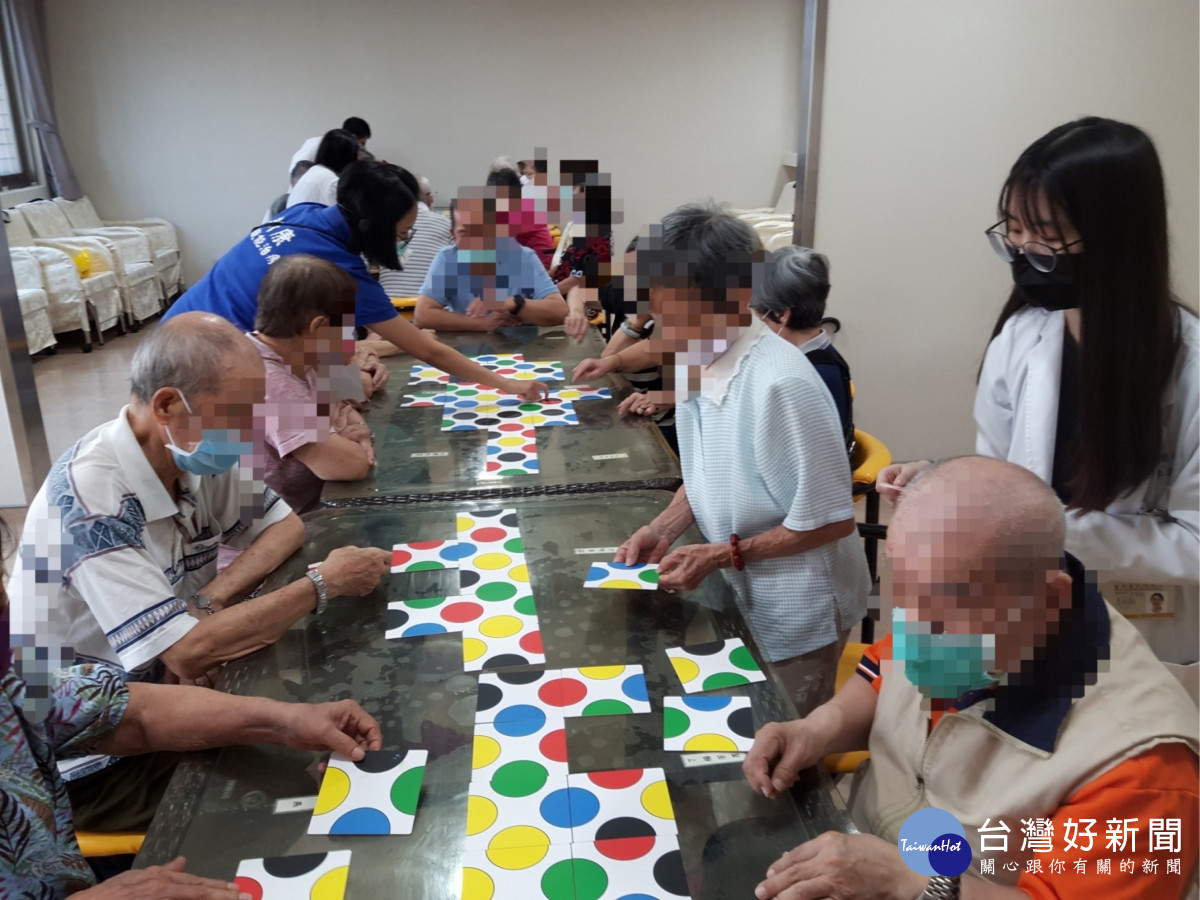 彩虹居日照中心助失智長輩      「樂活認知、璀璨晚年」