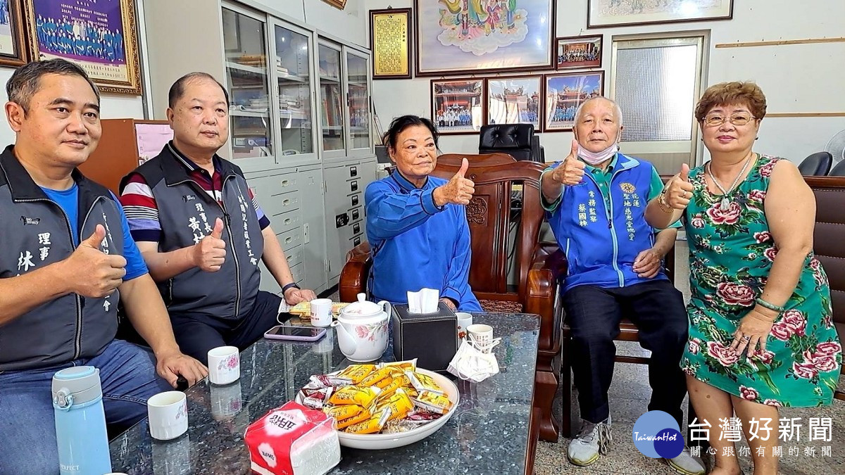 新北記者工會交流列車　花蓮慈惠堂參拜祈福