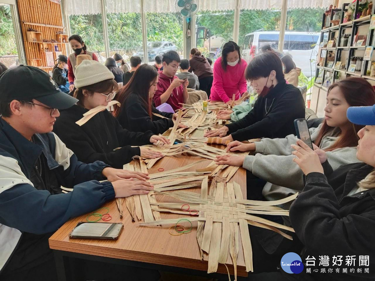 那山月桃促進會推出月桃DIY體驗活動。