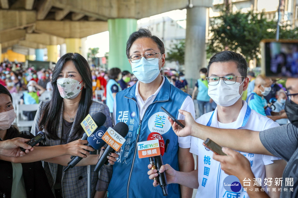 國民黨桃園市長參選人張善政接受媒體聯訪。