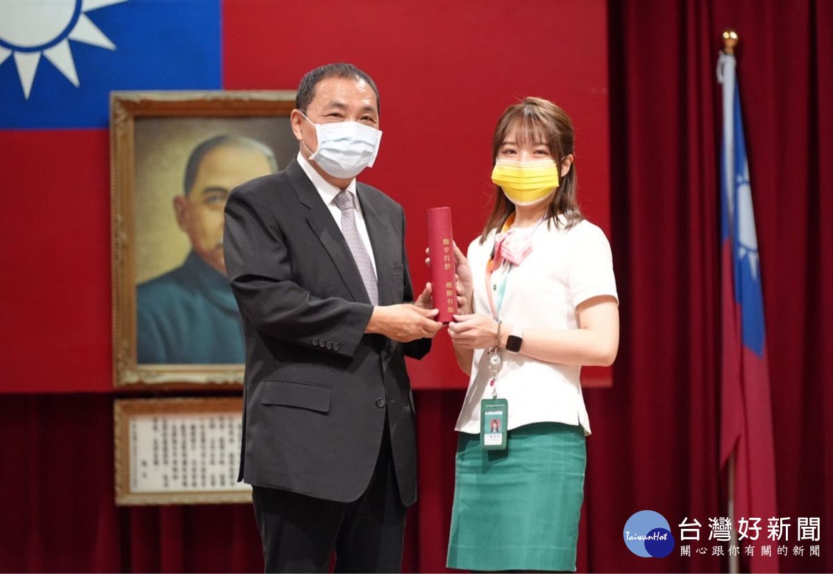 攔阻詐騙金額破3.5億元　侯友宜感謝致贈打詐貴賓卡