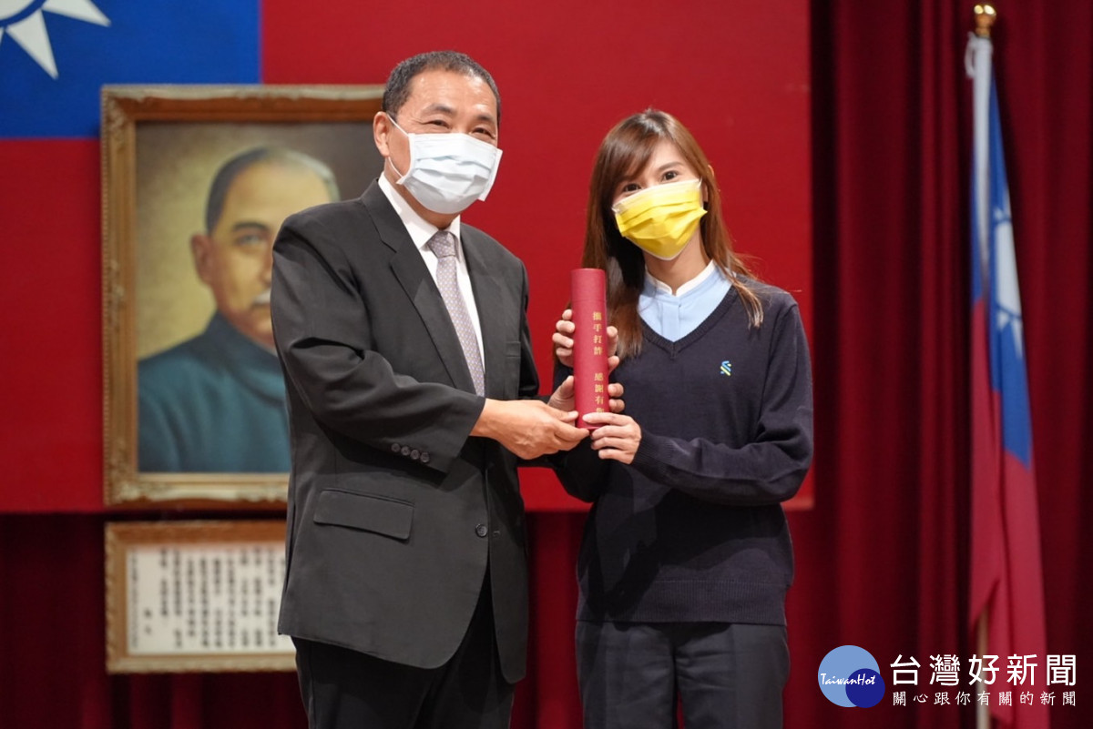 攔阻詐騙金額破3.5億元　侯友宜感謝致贈打詐貴賓卡