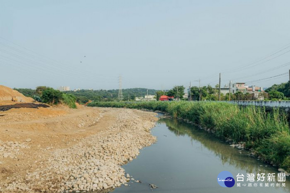 「月眉橋」至「慈恩橋」河段右岸現況。