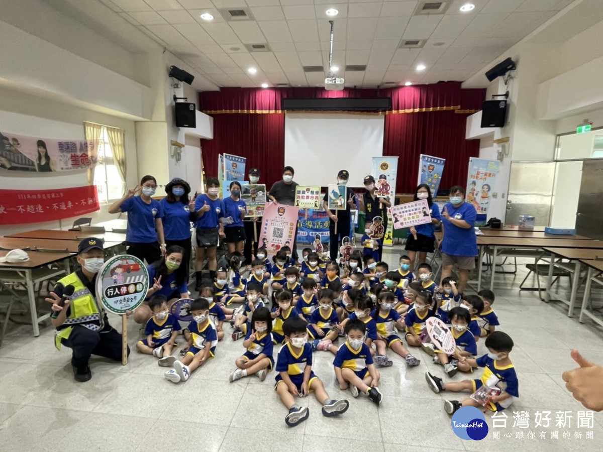 雲林縣警察局斗南分局自年初開始啟動校園列車，向各級校園進行交通安全及犯罪預防宣導／警方提供