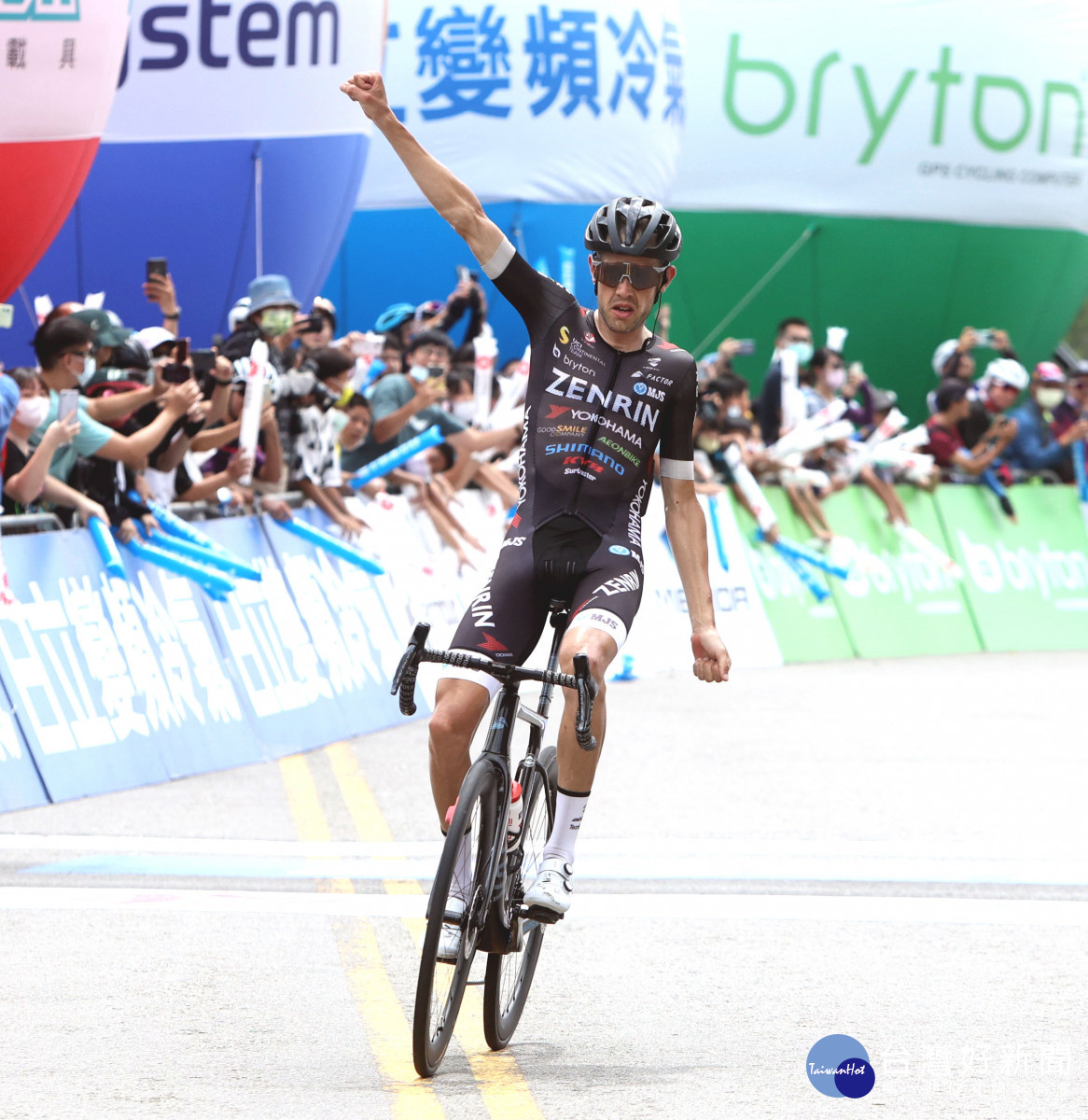 日本右京車隊班傑明石門水庫突圍，角板山單飛進站。