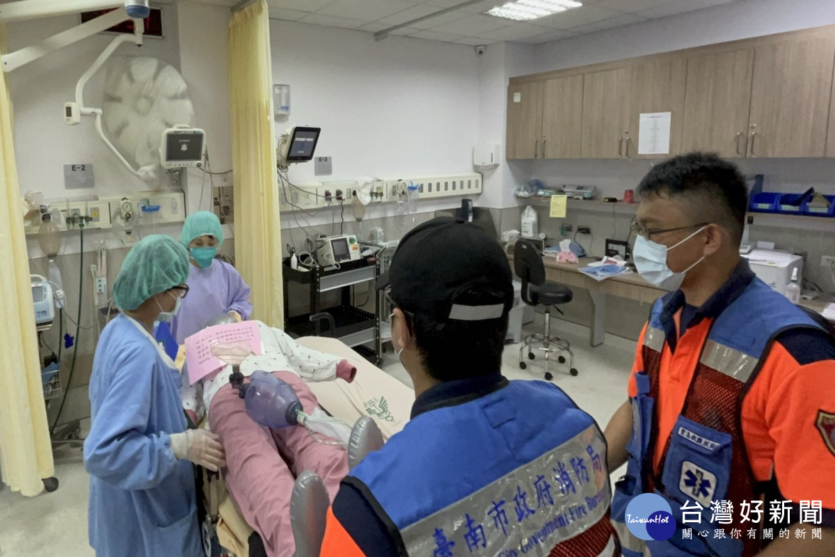 強化大量傷病患後送處置　南市消防局結合佳里奇美醫院辦理救護演練