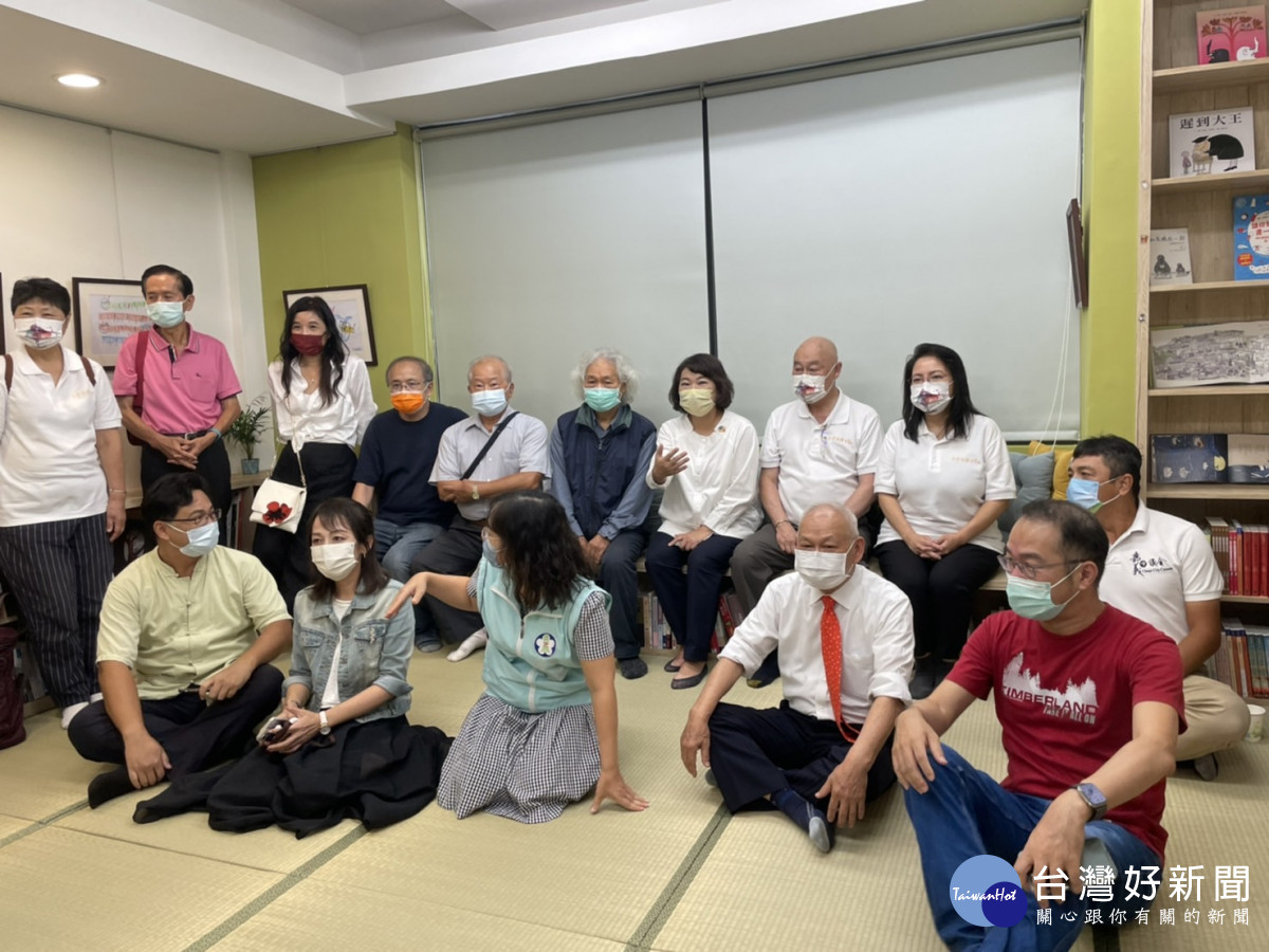 毛毛蟲兒童哲學基金會聯合王雲五基金會成立「王雲五、毛毛蟲兒童哲學基金會嘉義中心」，於今（7）日舉辦開幕式/李光揚翻攝