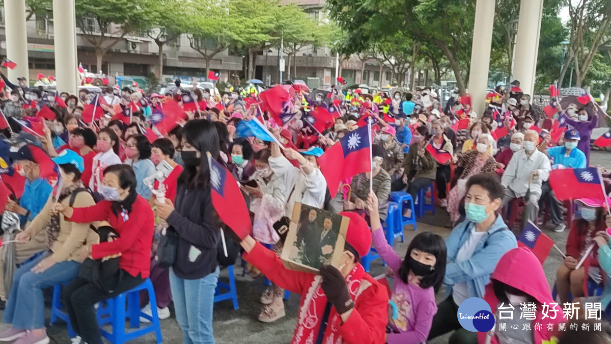 張善政參加龜山陸光新城升旗典      翻轉桃園讓國民黨重新拿回執政權