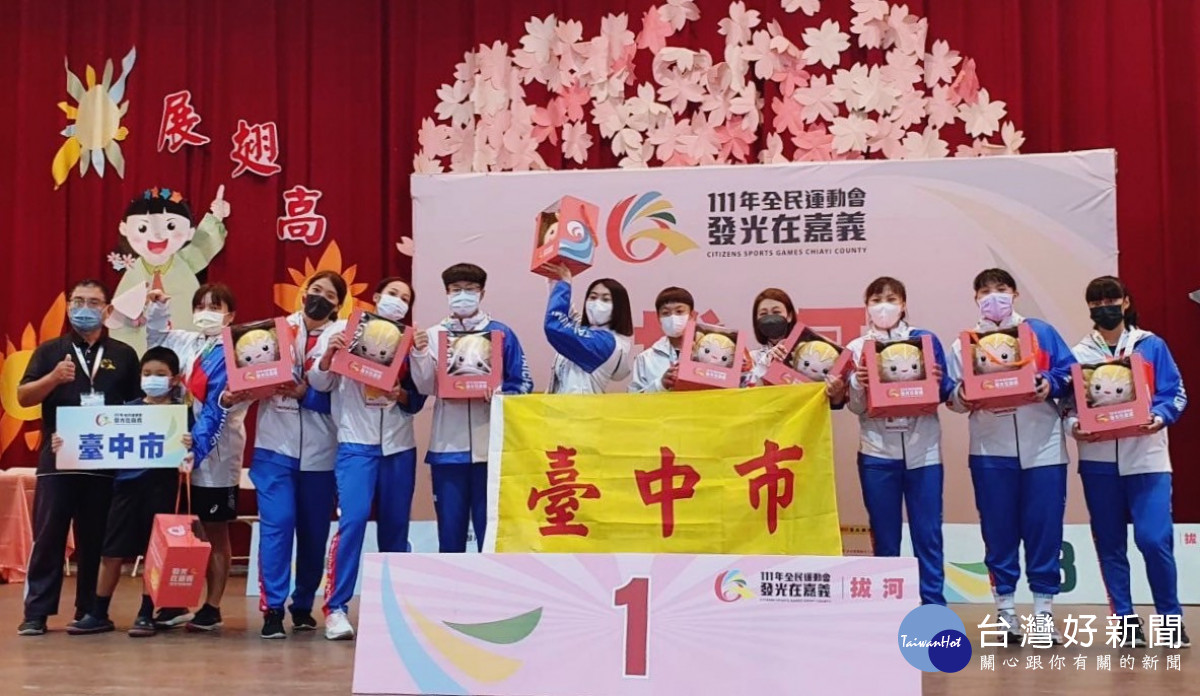 臺中女子500公斤級締造五連霸佳績。