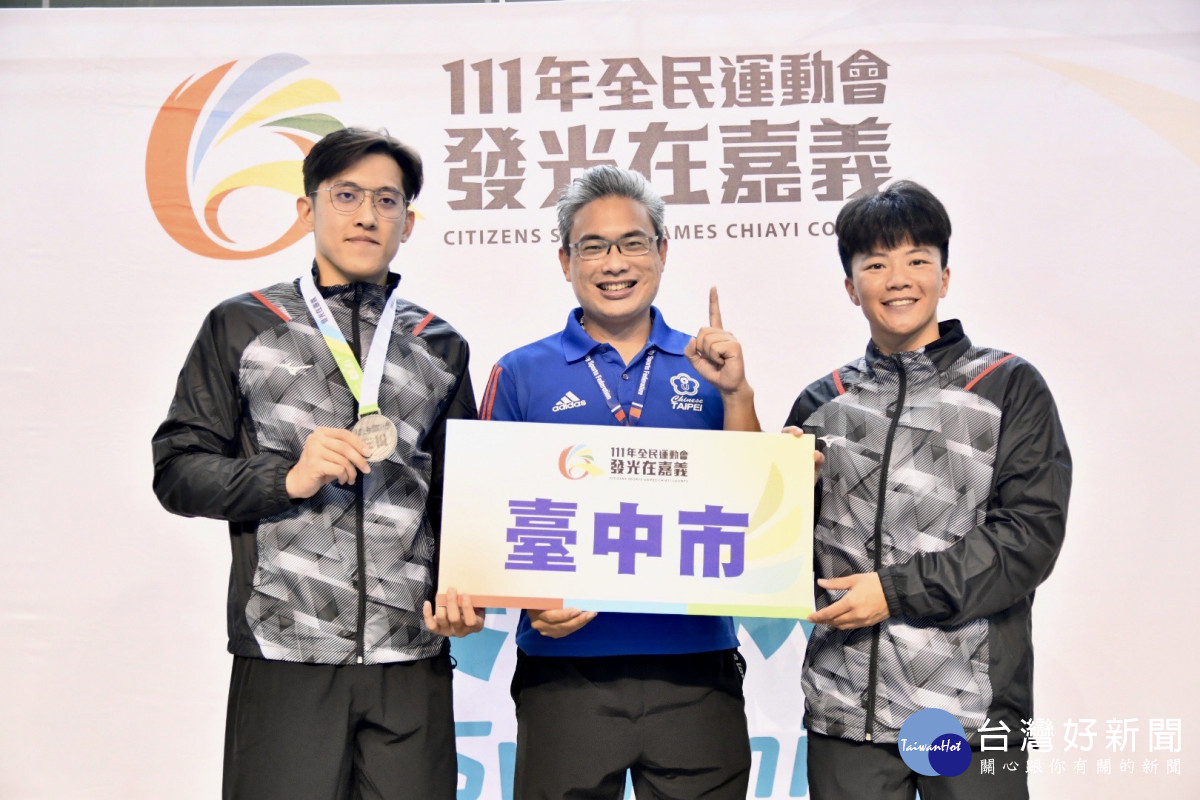 何品莉選手在水上救生及蹼泳項目表現突出，計有3項次破大會，3項次破全國紀錄。