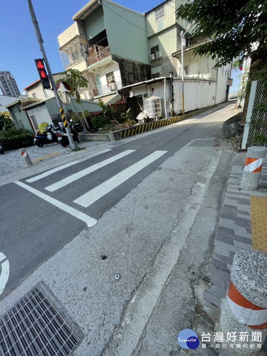 綠空廊道潭子段合作街路口腳踏車頻追撞汽機車 