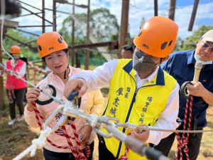 中區戶外探索教育中心啟用，幕後推手蔡培慧與廖志城出席活動。