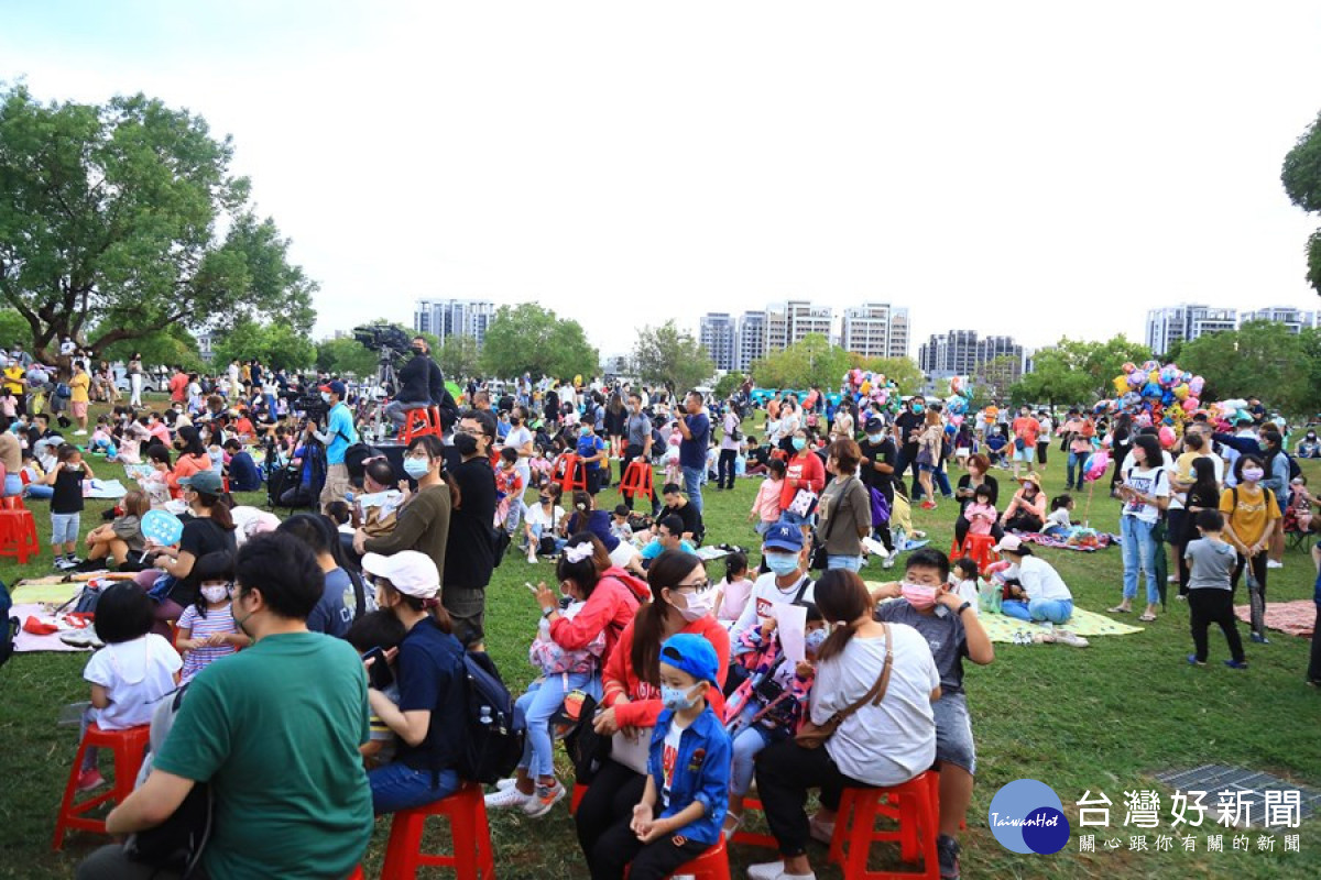 台中親子音樂季前進北屯南興公園吸引許多親子參加