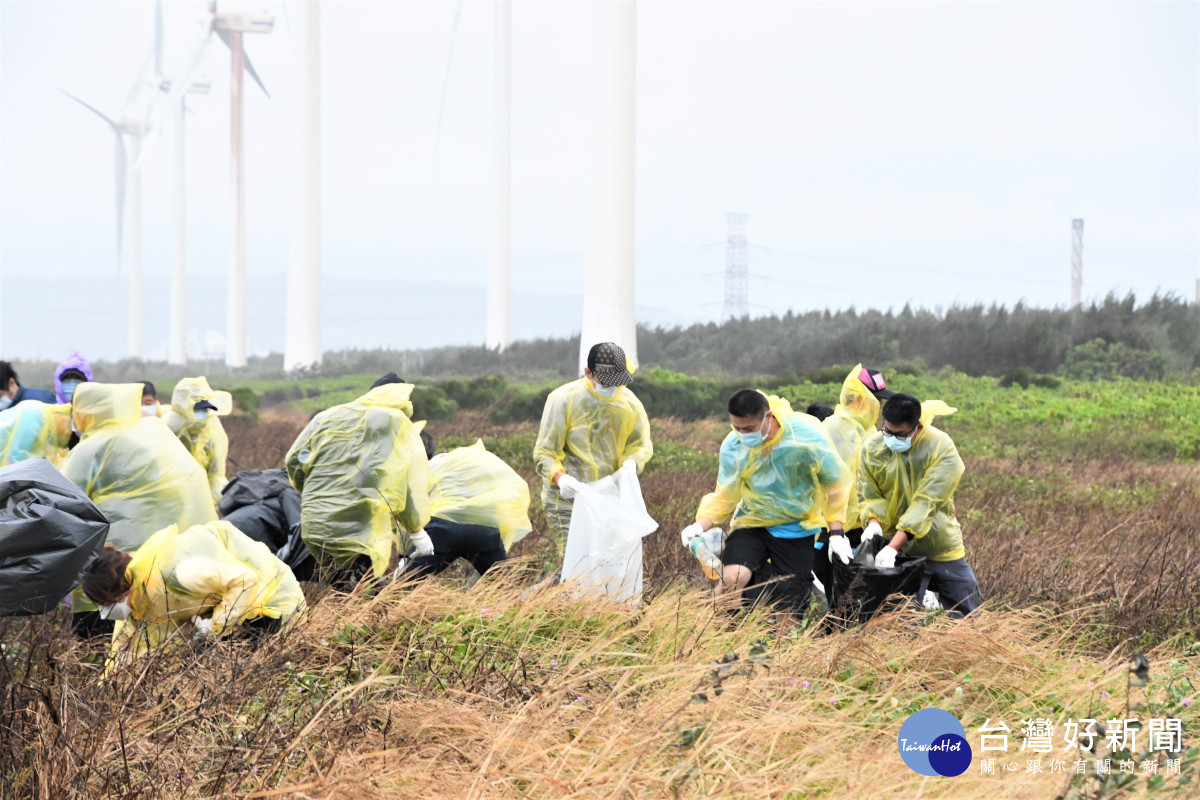 「彰化有愛 海廢不在」合力清除800公斤垃圾。圖／彰化縣政府提供