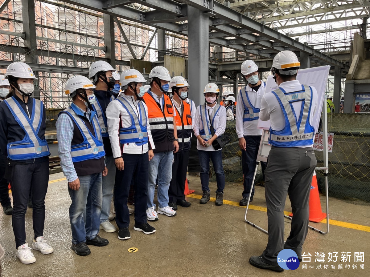 侯友宜視察捷運三鶯線三峽站　捷運開發年底招商提供托老長照空間