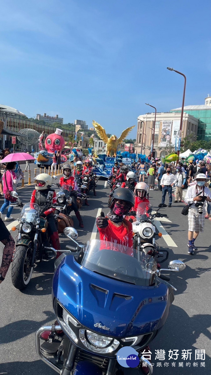 女十字軍印地安車隊相挺台中市議員候選人蔡怡萱。