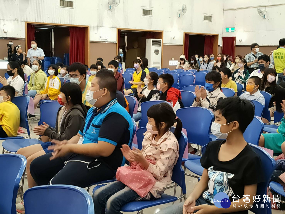 彰化市公所率先開辦新住民子女五育學習進步獎學金。圖／記者鄧富珍攝