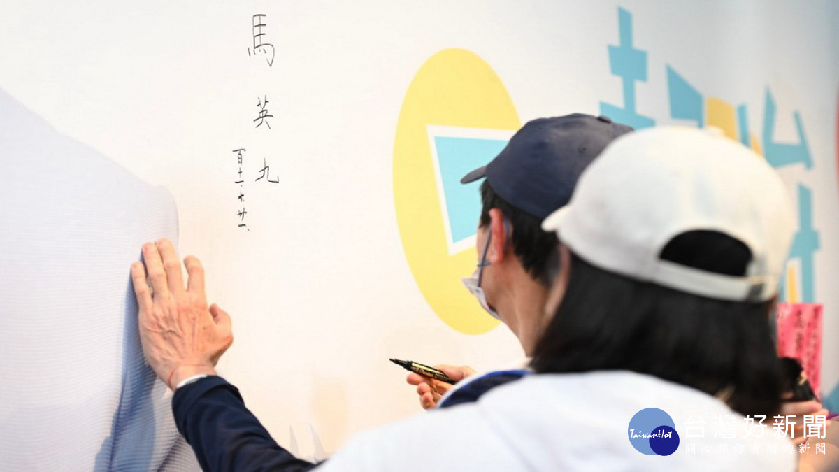 高市長選戰抽中3號　柯志恩：高雄換新衫