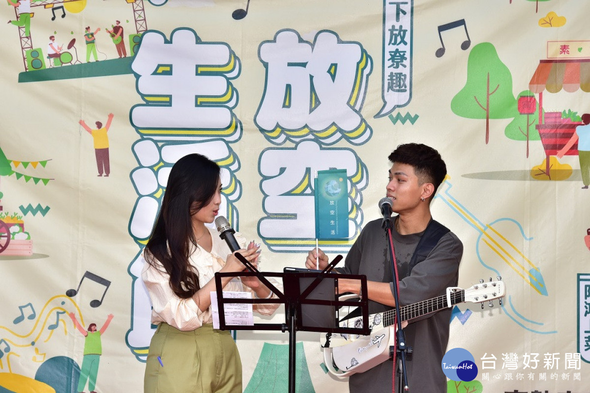 馬來西亞歌手Kent吳智健、青年歌手蔡宛芝演唱。
