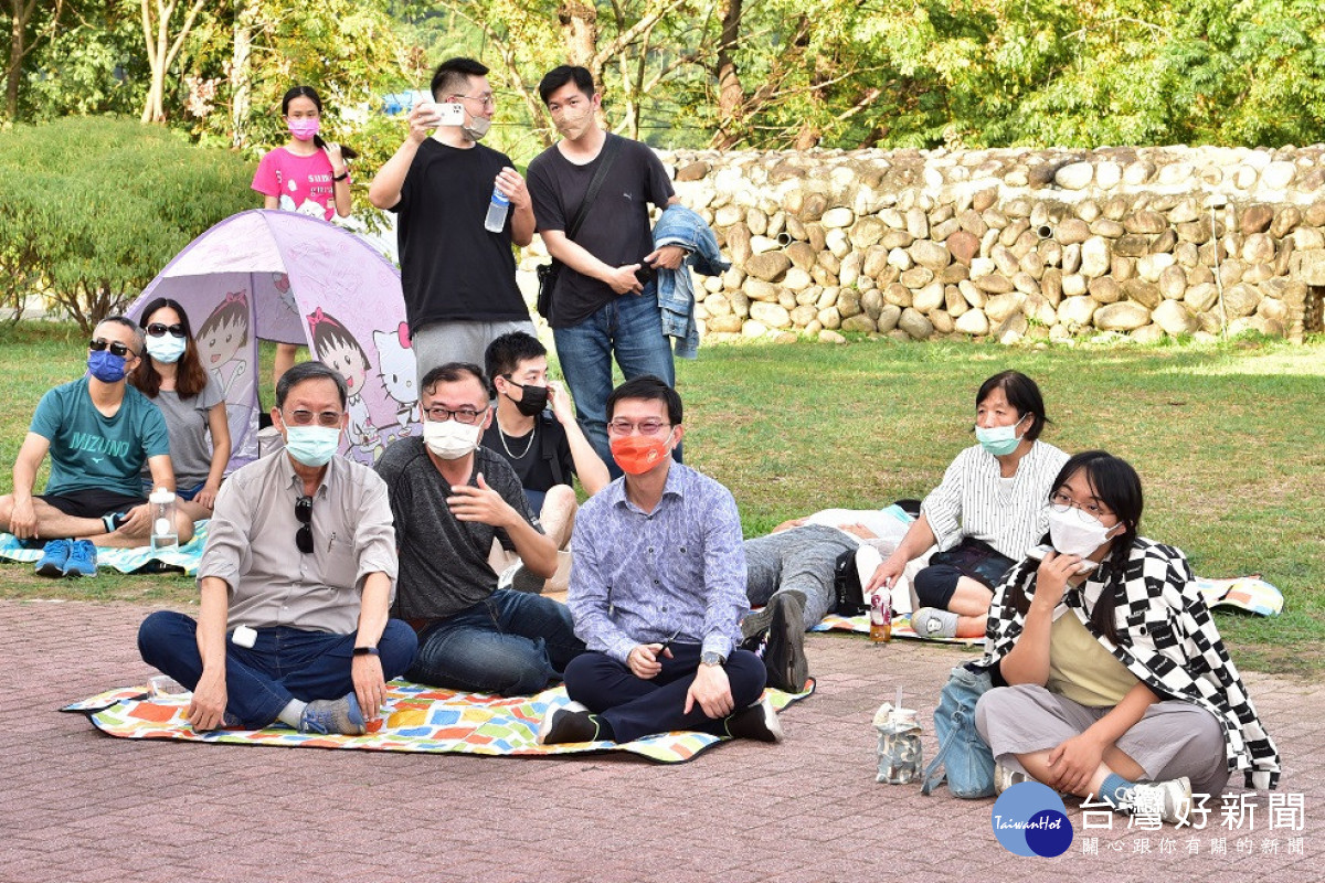 台中市客委會主委江俊龍全程參加放空生活節，與民眾同樂。