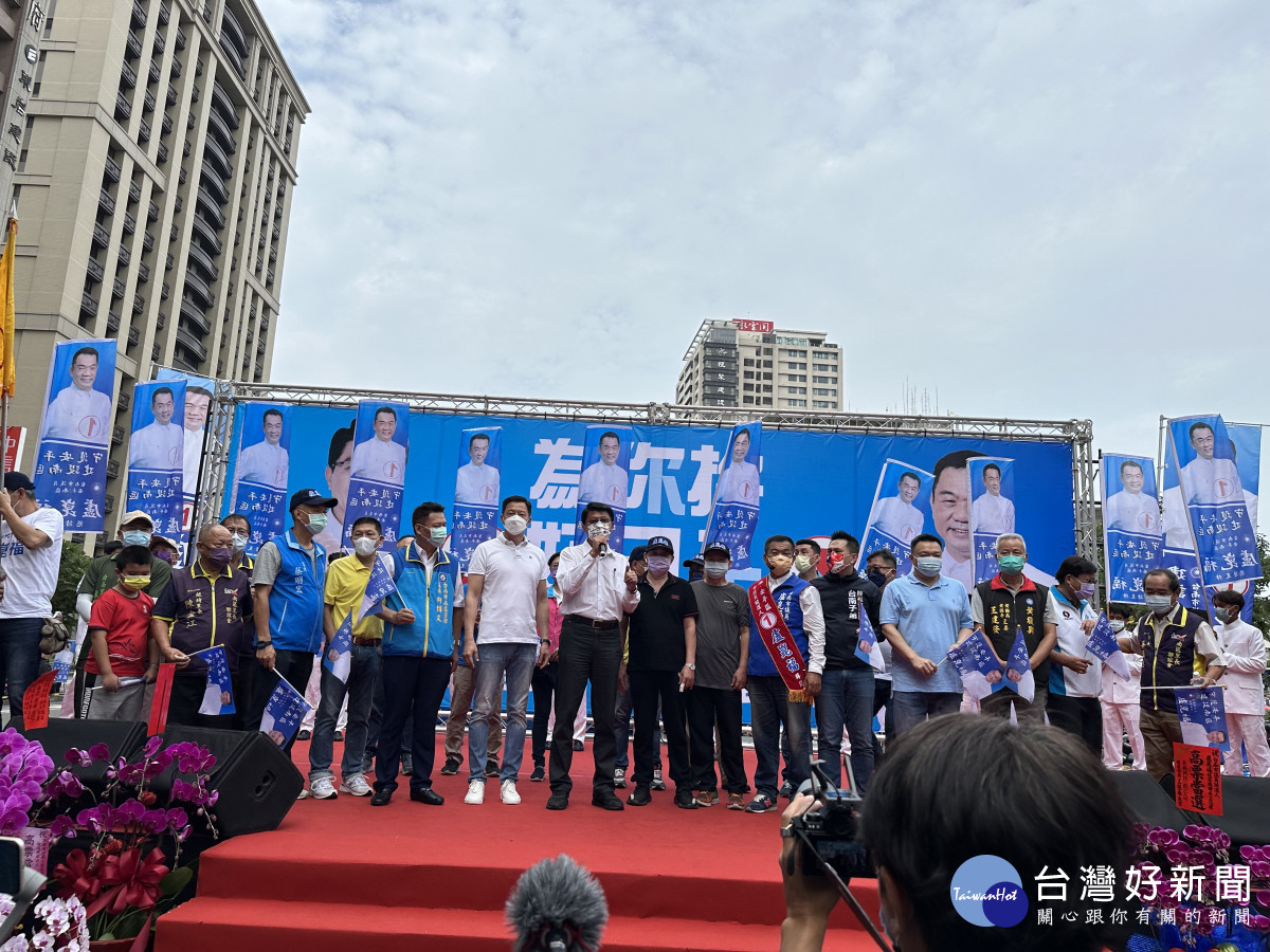 盧崑福成立競總　數千支持者同意當分身幫忙拉票