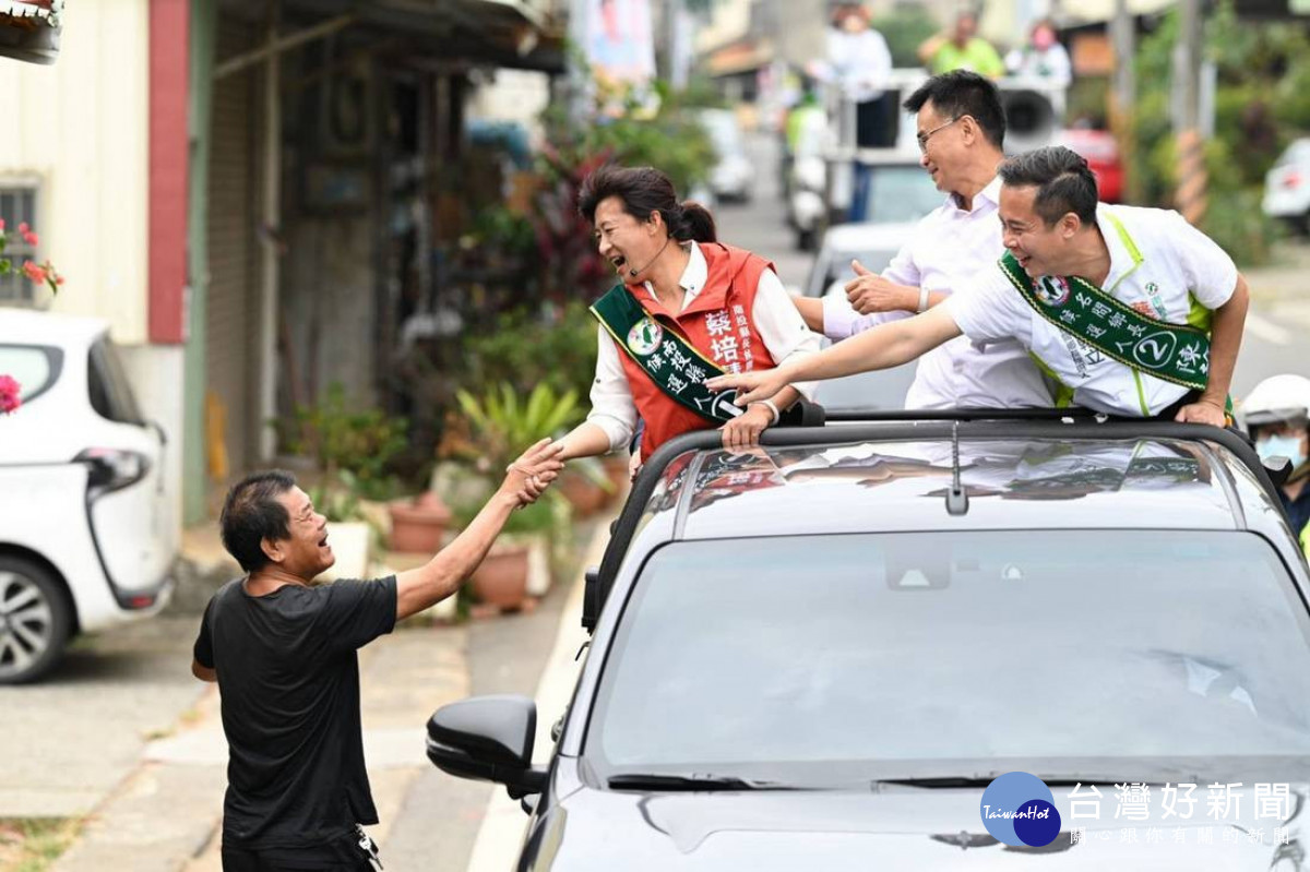 沿途民眾表支持