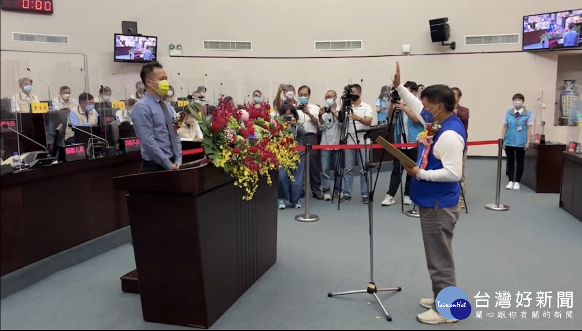 台南市副議長林炳利過世後，民進黨團決定不推派人選，想要技術性流會，反而被國民黨籍的李文俊突襲成功。（讀者提供）