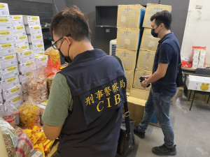 雲林地檢署昨(28)日出動百餘名警調人員，搜索蕭姓候選人競選總部，及北港鎮28名里長住處／警方提供