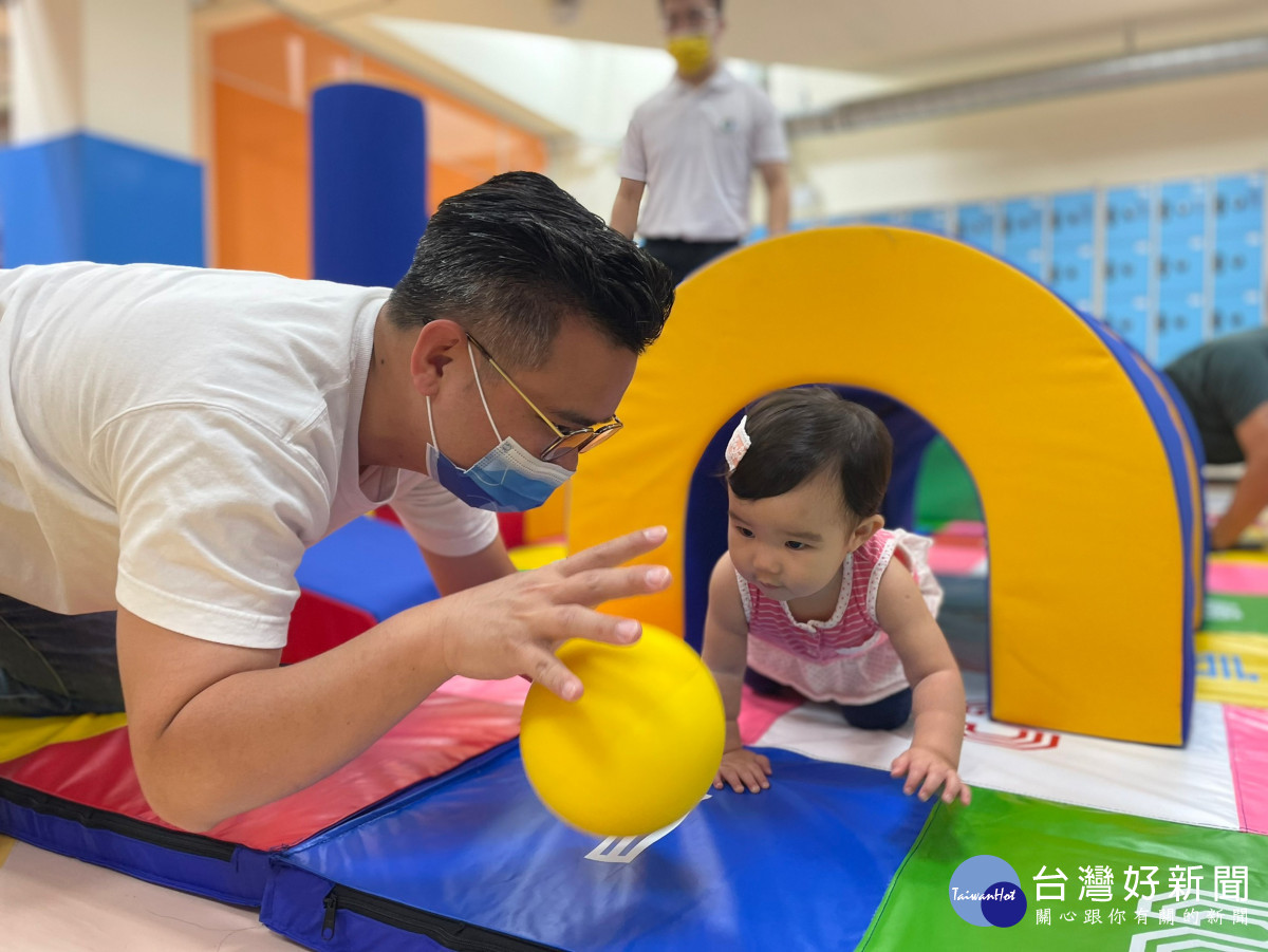 攜幼女開箱北屯兒運中心  黃健豪議員盼打造為兒童心中的樂園