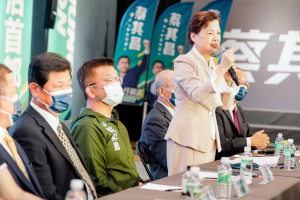 王美花請假出席民進黨市長辦的工商業座談
