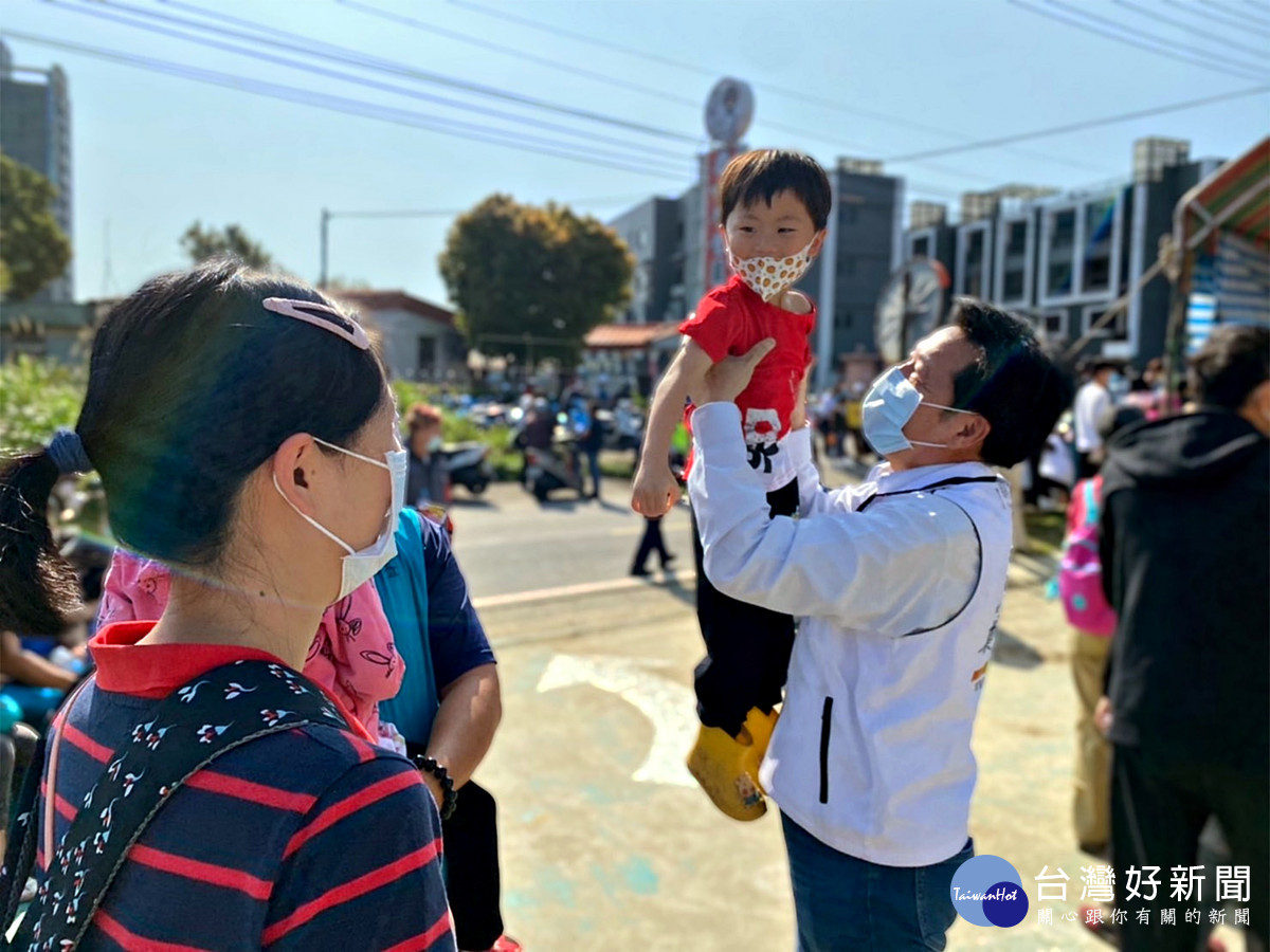 鄭寶清提青少年兒少福利政見      盼陪伴爸媽們一起照顧孩子