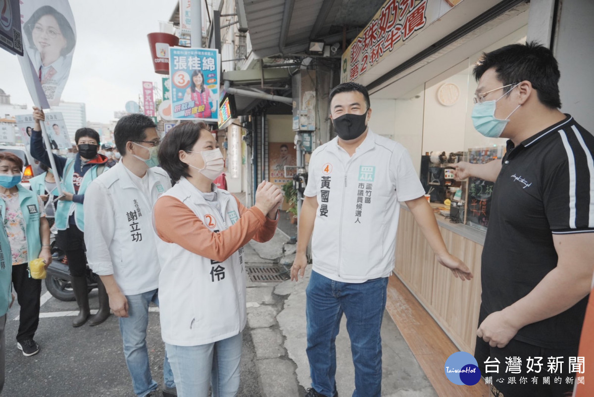 台灣民眾黨桃園市長候選人賴香伶與民眾黨提名蘆竹區議員候選人黃國晏到南崁徒步掃街。<br /><br />
<br /><br />
