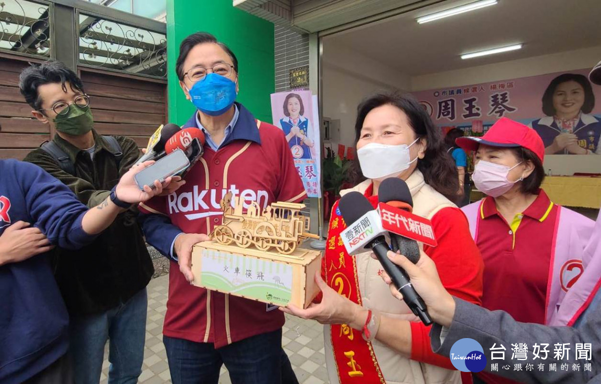 張善政表示，周玉琴議員希望打造富岡小鎮鐵道博物館，可以變成富岡一個觀光的景點。<br />
<br />
