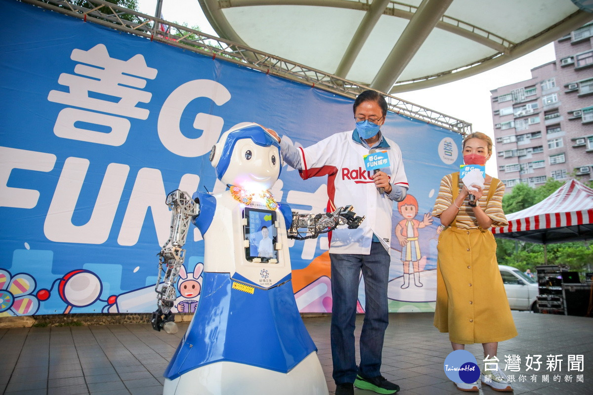 國民黨桃園市長候選人張善政出席《善Go Fun城市》龜山站活動，與親子們互動同樂。