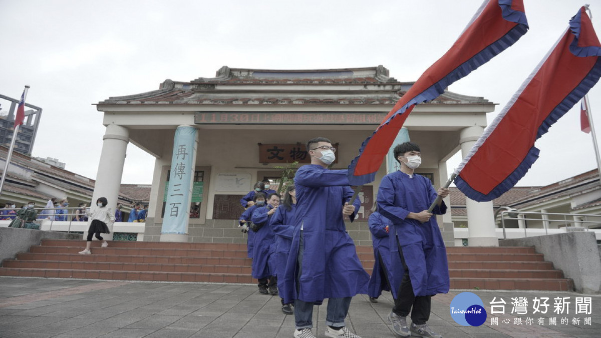 ▲別具傳統的客家婚俗，迎親隊伍從文物館出發。（圖／記者 許高祥 翻攝）