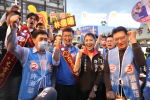 郝龍斌趙少康到南投拜票，也陪張嘉哲掃街。（許淑華競總提供）