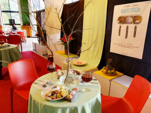 華梵大學舉辦「謝水平安宴」活動，邀師生共進午餐
