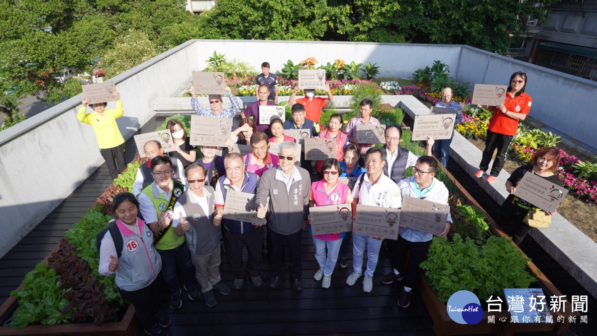 桃園市環保局舉辦「111年桃園市低碳環保鄰里成果發表暨二手市集活動」。