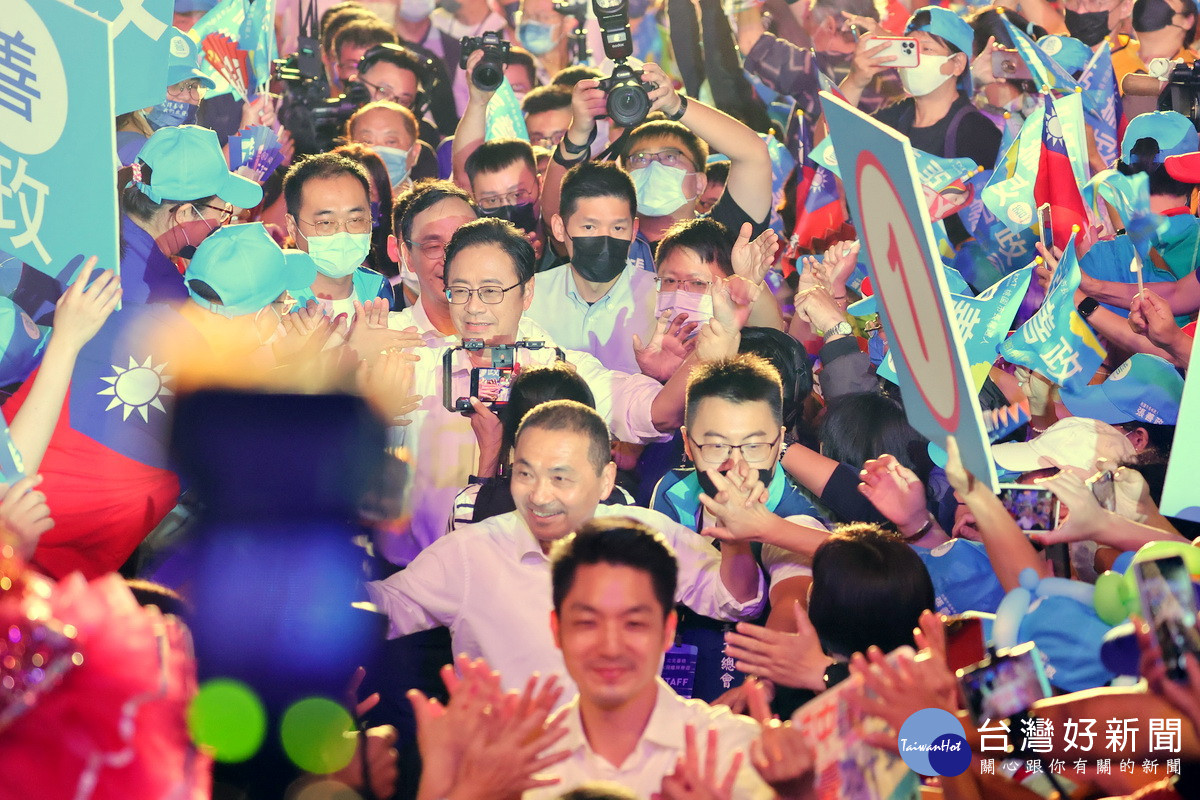 北北基桃市長候選人與國民黨主席朱立倫大進場，受支持者熱情歡迎。