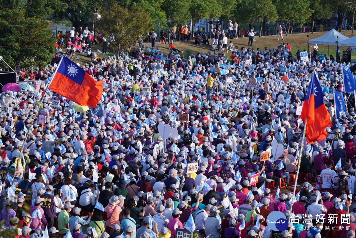 王惠美南彰場團結大會圓林園湧入逾2萬人相挺。圖／記者鄧富珍攝