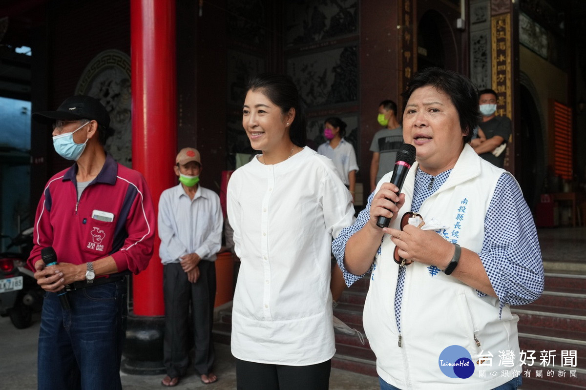 下午與水里縣議員陳淑惠謝票。（ 許淑華服務處提供）