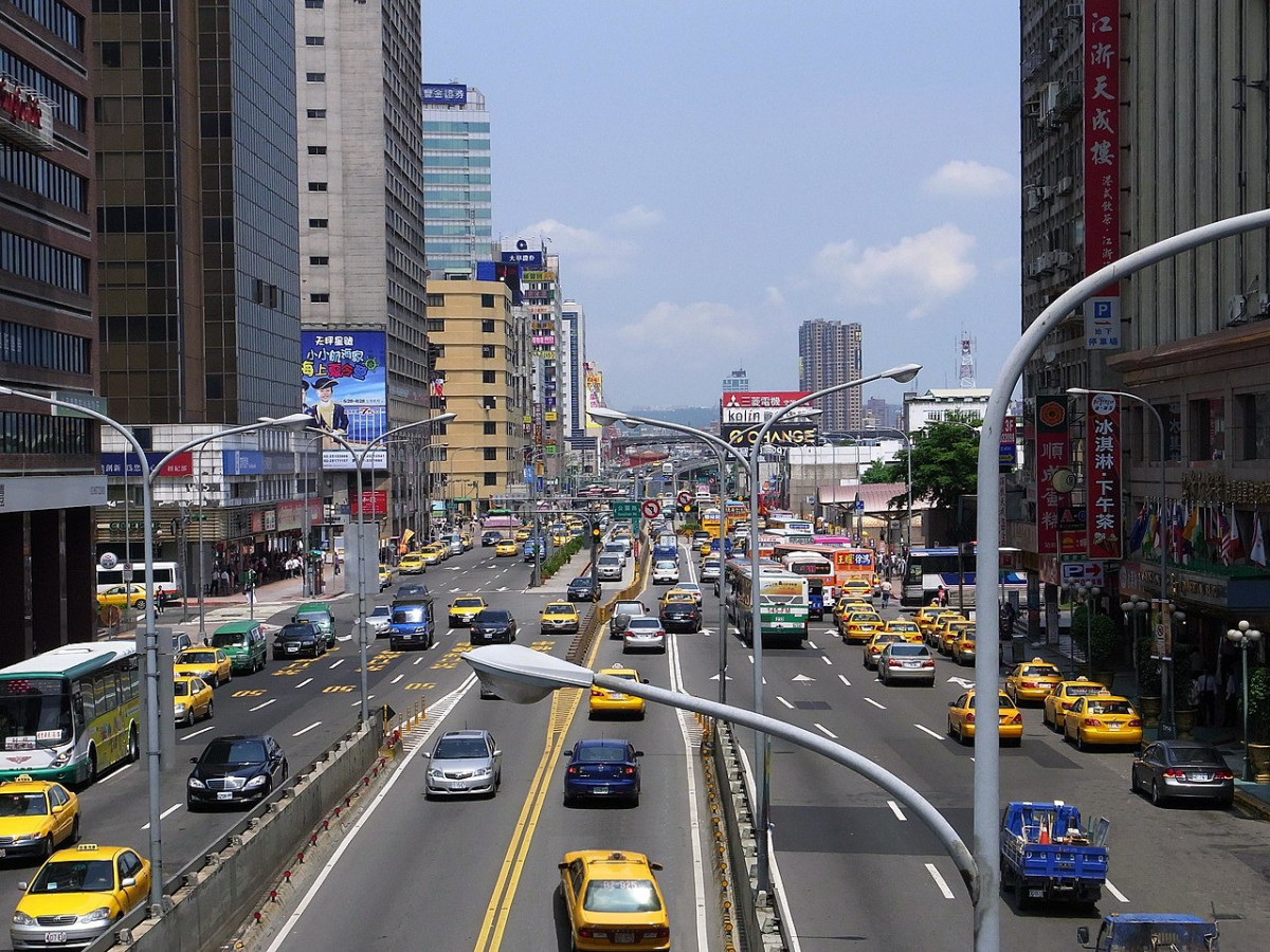 台北市忠孝西路一段（重慶北路-中山北路）段（圖／資料照片，圖源：Wikipedia，圖片作者：Howard61313）