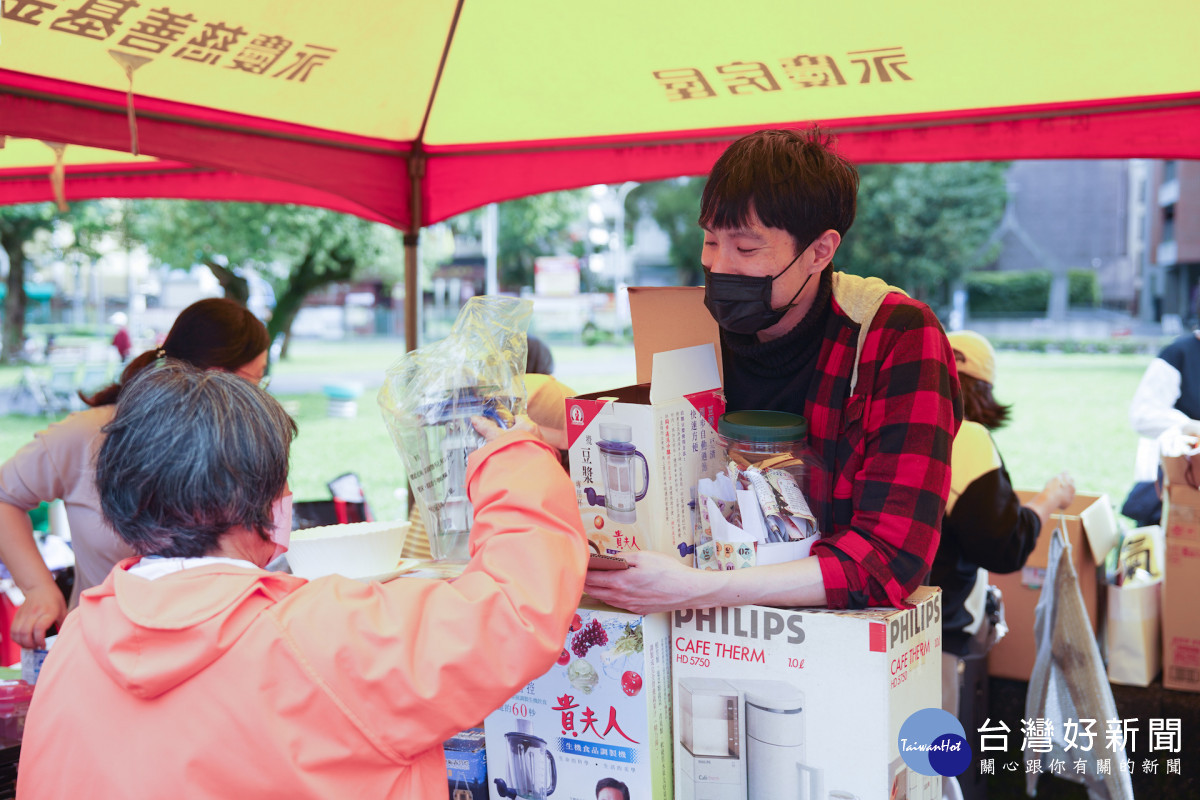 文山有愛公益園遊會將義賣所得捐增給台灣世界展望會，讓愛傳播到台灣每一個需要的角落。
